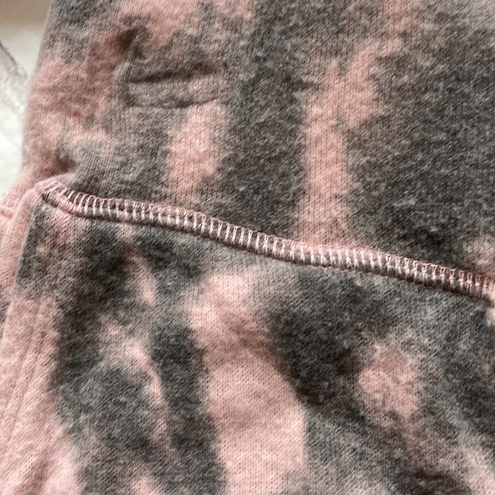 BLANK NYC Animal Leopard Print Fleece Loungewear Pants - Picture 12 of 12